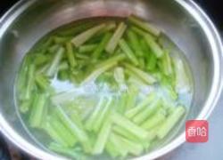素炒西芹三丝的做法图解5