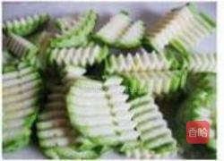西葫芦素炒滑子菇的做法图解2