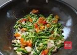 蒜薹炒油渣的做法图解3