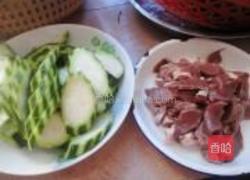 猪心炒丝瓜的做法图解1