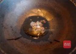 香菇炒鸡的做法图解3