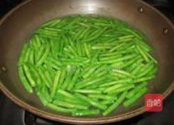 鸡肉炒四季豆的做法图解3