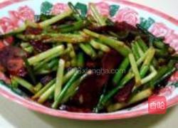 麻辣香肠炒蒜苗的做法图解8