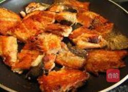 紫苏香煎三文鱼骨的做法图解4