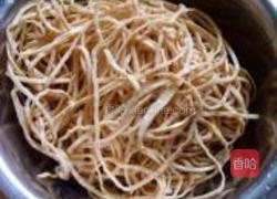 蒜香拌云丝的做法图解1