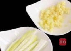 虾皮炒青瓜的做法图解2