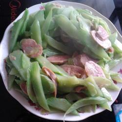 莴苣炒香肠的做法[图]