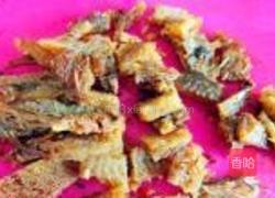 鲮鱼炒西兰花的做法图解4