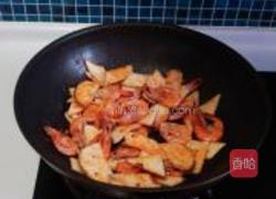 杏鲍菇炒大虾的做法图解7