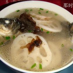 鲫鱼莲藕汤的做法[图]