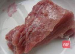 莴笋炒肉片的做法图解1