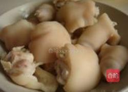 黄豆焖猪蹄的做法图解1