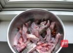 老杨蒸鱼的做法图解1