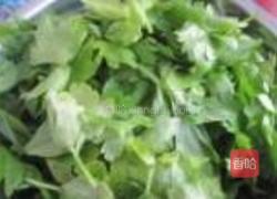 凉拌芹菜叶的做法图解1