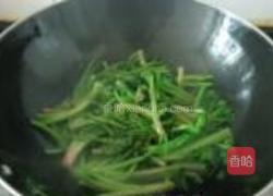 蒜香菠菜梗的做法图解5