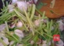 鱿鱼炒芹菜的做法图解4