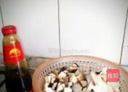 蚝油双菇的做法图解1