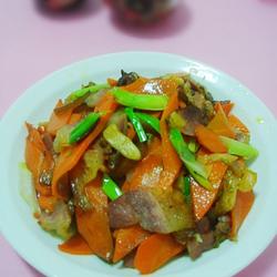 胡萝卜炒腊肉的做法[图]