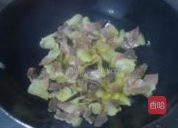 胡萝卜炒腊肉的做法图解5