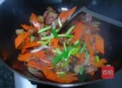 胡萝卜炒腊肉的做法图解8