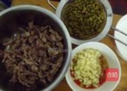 酸豆角炒鸡杂的做法图解1