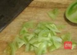 青柿子炒肉片的做法图解1