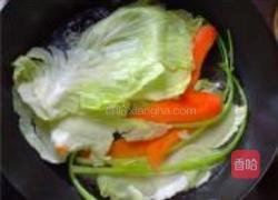 包菜培根卷的做法图解2