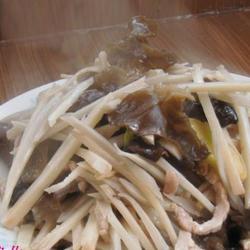 藕丝木耳的做法[图]
