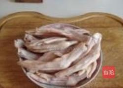 红烧鸭爪的做法图解1