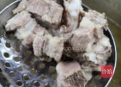 荔枝皮蛋炖排骨的做法图解5