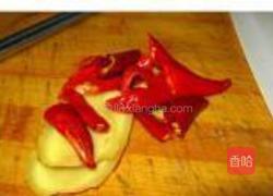 包菜小炒腊肉片的做法图解4