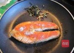 紫苏煎三文鱼的做法图解6
