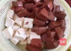 川香双色豆腐的做法图解1