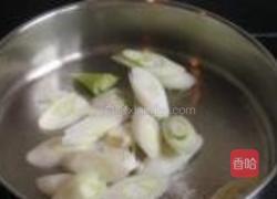 大葱炒素鸡的做法图解2