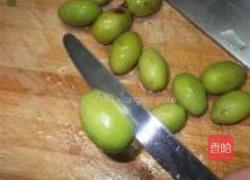 青橄榄萝卜汤的做法图解2