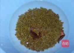 乳鸽绿豆汤的做法图解2