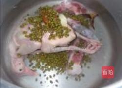 乳鸽绿豆汤的做法图解3