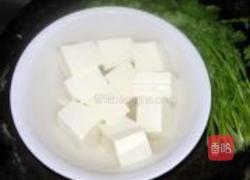 鲫鱼芫荽豆腐汤的做法图解2