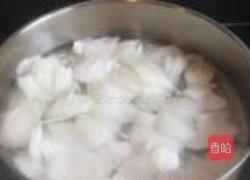 咸肉片炒白菜帮子的做法图解2
