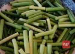 蒜薹炒白肉的做法图解2