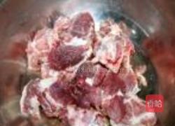 土豆烧排骨的做法图解2