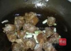 白萝卜红烧猪脚的做法图解1