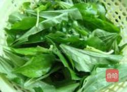 车前草拌鸭肠的做法图解1