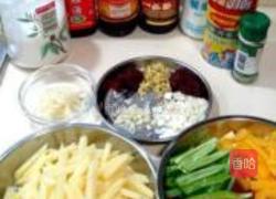 鱼香土豆炒什锦的做法图解1