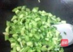 翡翠虾仁的做法图解7