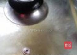 红枣莲子炖鸡汤的做法图解7