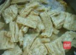 干锅腐竹蛋皮的做法图解3