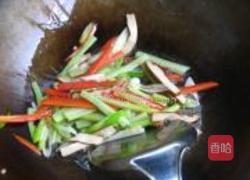 香干鸡蛋炒细面的做法图解5