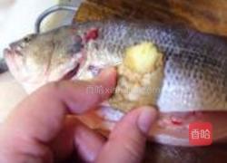 金玉满堂烩鲈鱼的做法图解1