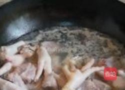 啤酒炖香骨的做法图解1